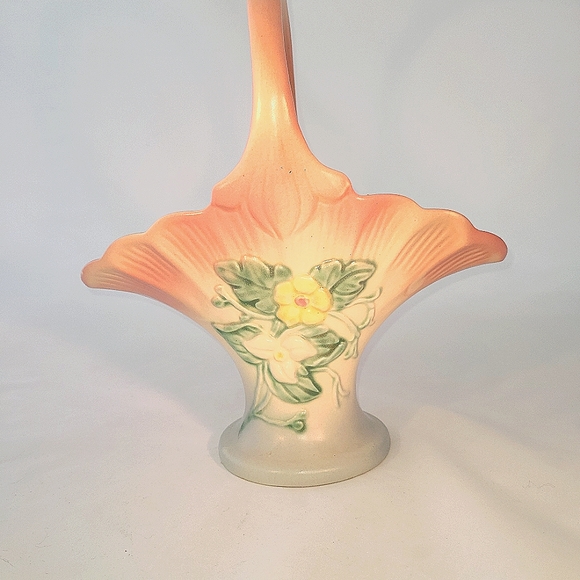 Hull Art Handled Basket - Picture 1 of 4